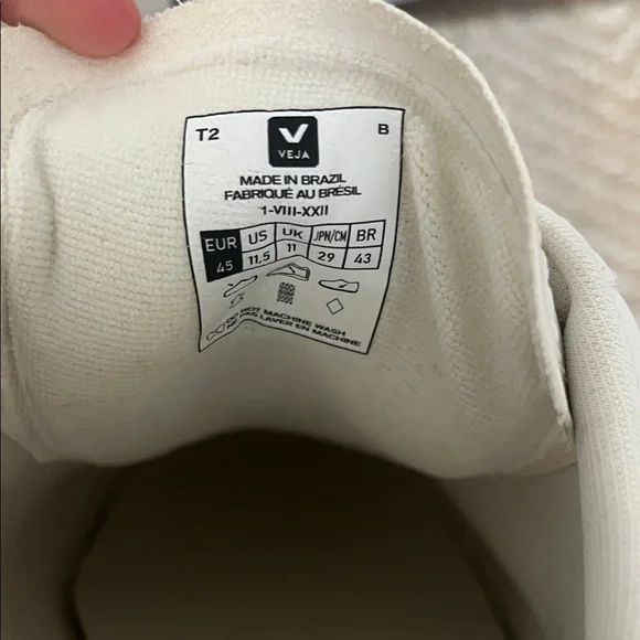 Veja Cream and Light Green Sneakers - Picture 2 of 4